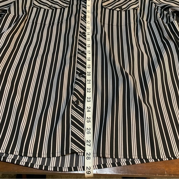 Notations classic black & white top shirt blouse, 2X - Picture 6 of 10